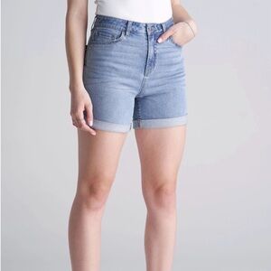Women’s light blue denim shorts in 25 Extra Tall length